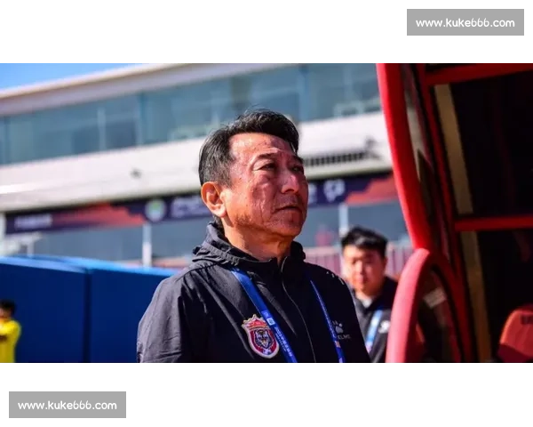 惩罚变温情！克劳奇化身一日领队助法纳姆镇募款破纪录